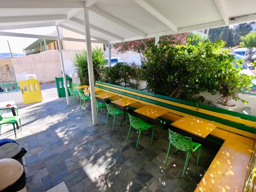 Fira Backpackers Place Eksteriør bilde